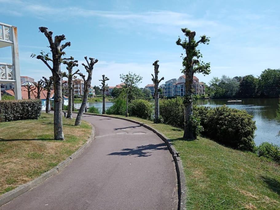 Apartment Au Coeur Du Golf De Port Bourgenay, Proche Des Sables D'olonne